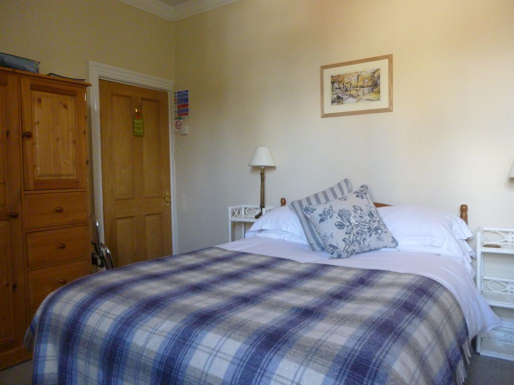 The Maples Bed and Breakfast Hythe  Eksteriør billede