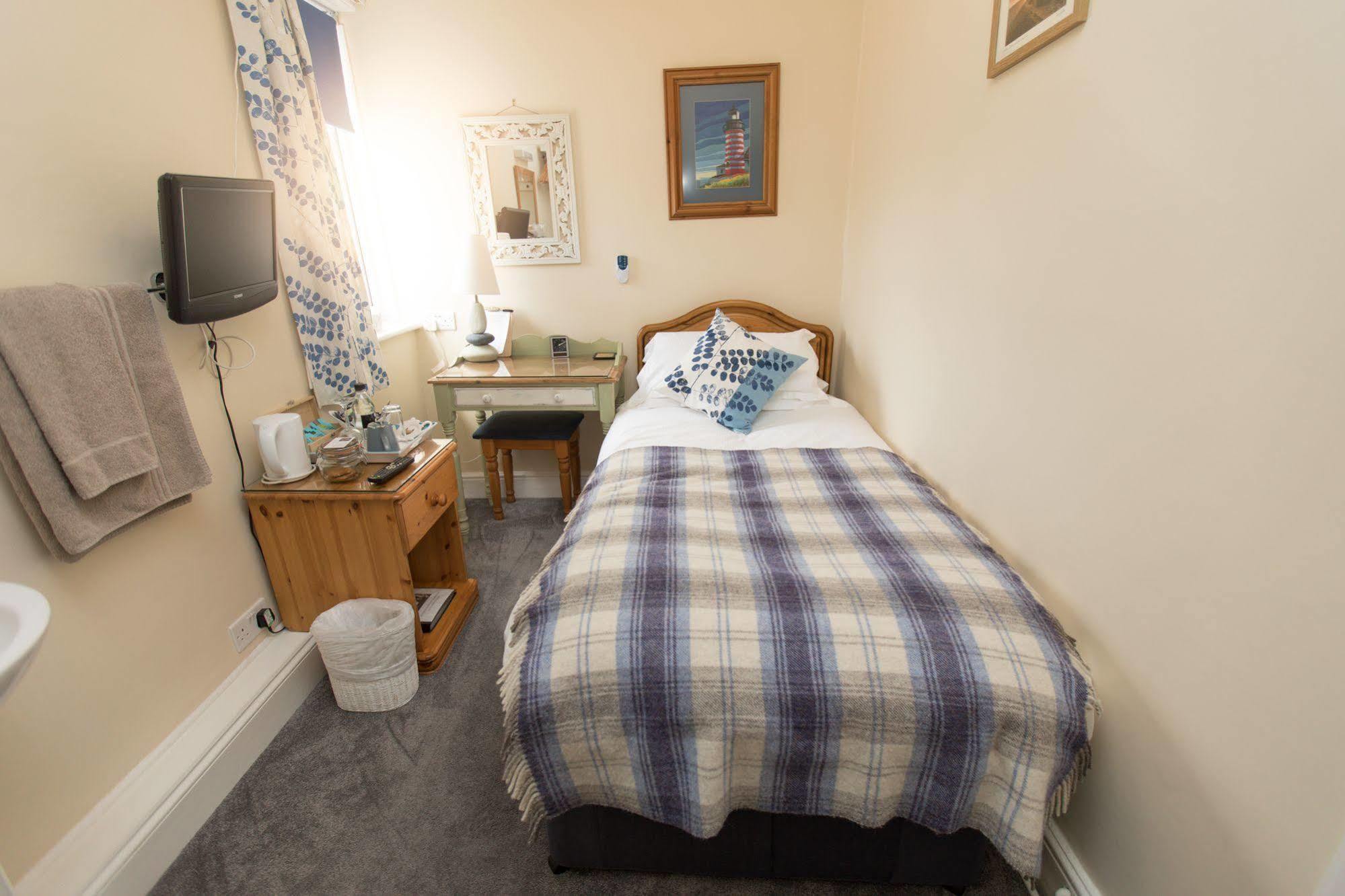 The Maples Bed and Breakfast Hythe  Eksteriør billede