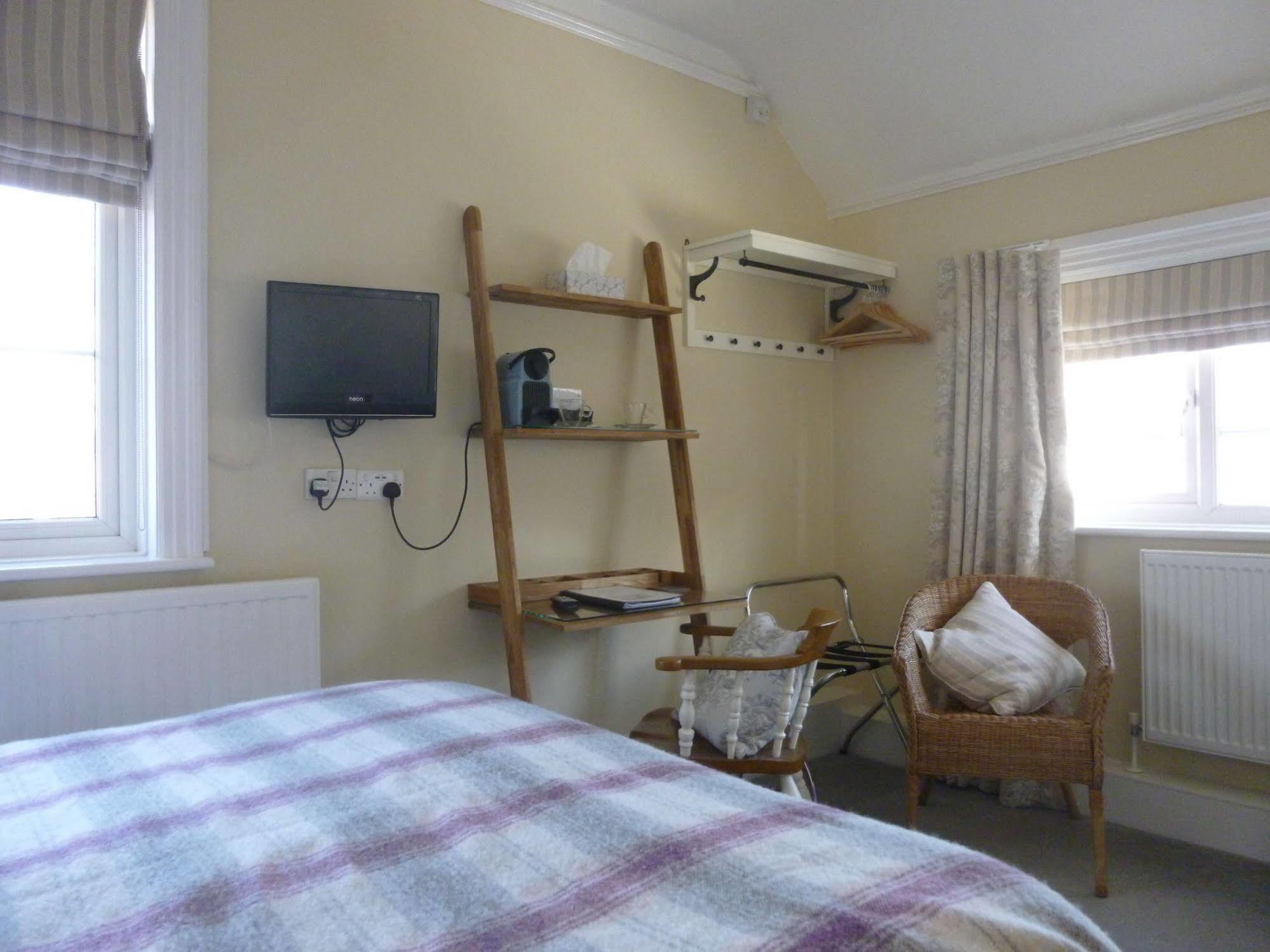 The Maples Bed and Breakfast Hythe  Eksteriør billede
