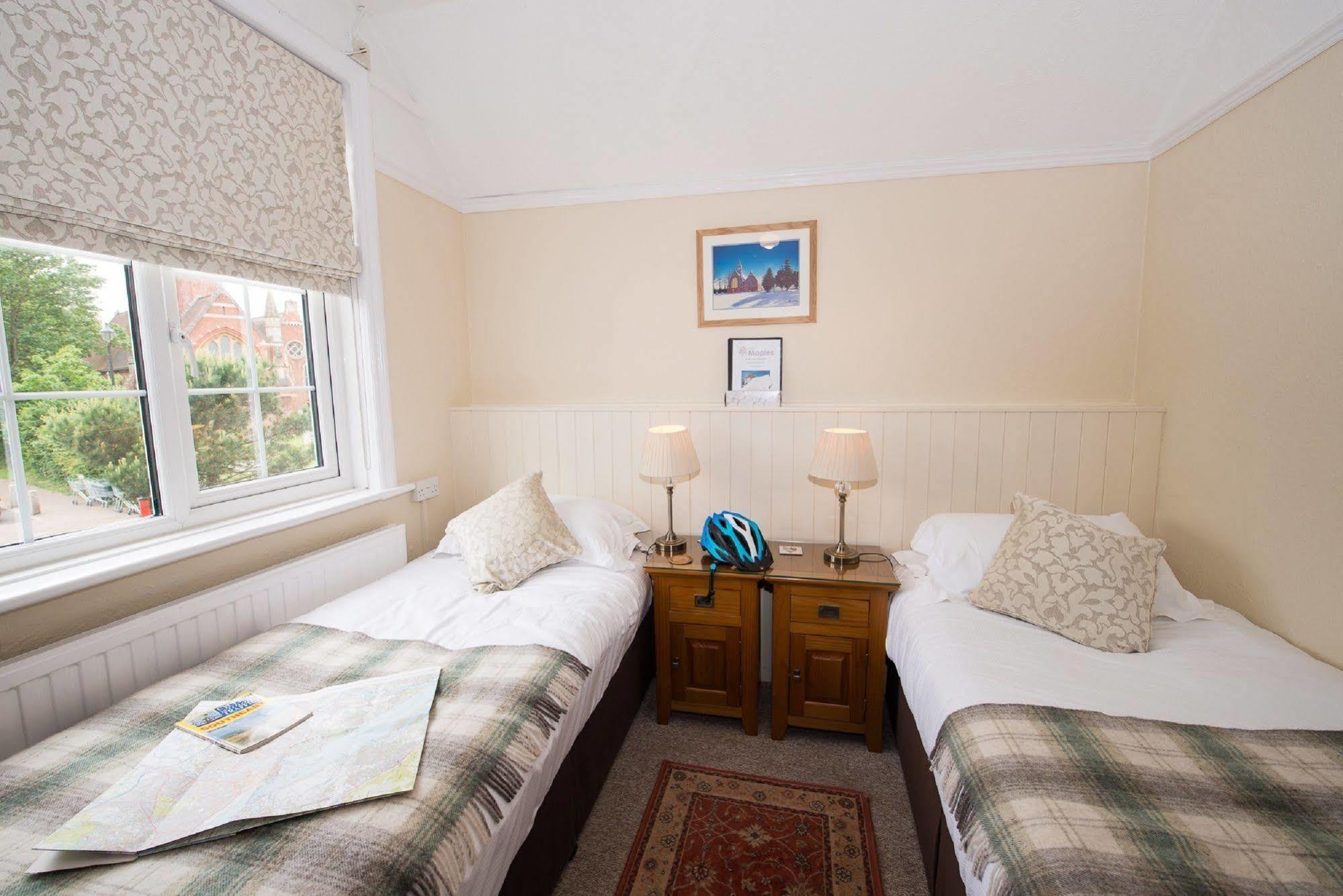 The Maples Bed and Breakfast Hythe  Eksteriør billede